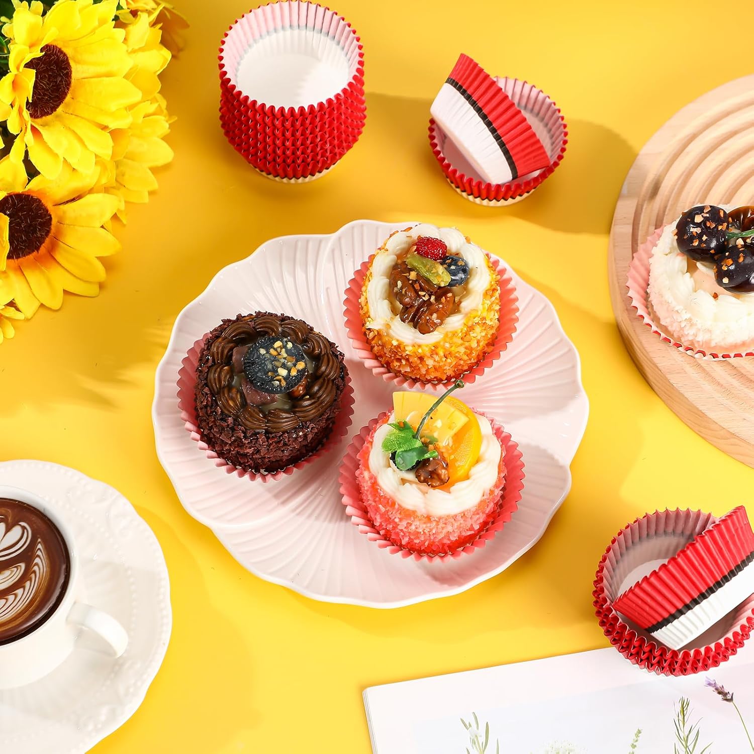 300 Pcs Red White Baking Cupcake Liners for Parties