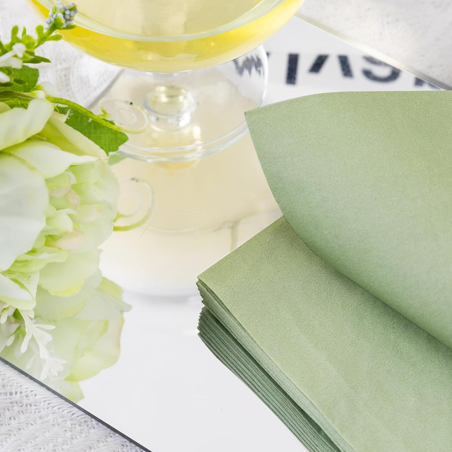 FLOWERCAT 100 Count 2 Ply Green Cocktail Napkins for Party Easter