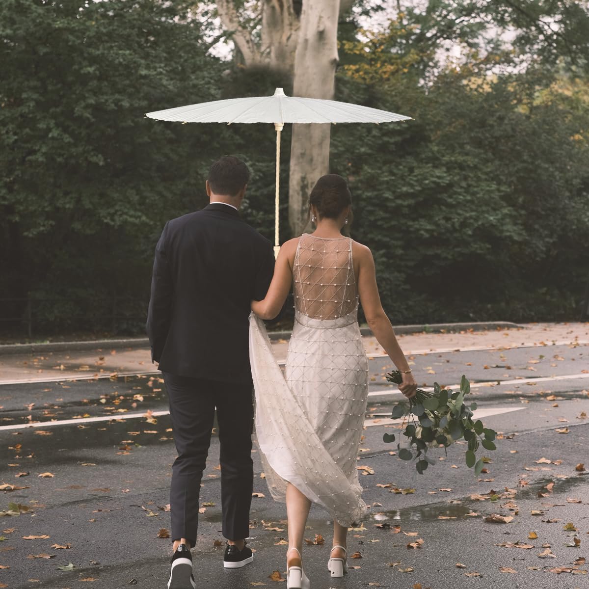7 Pack White Wedding Umbrellas 33 Inch Elegant Decor