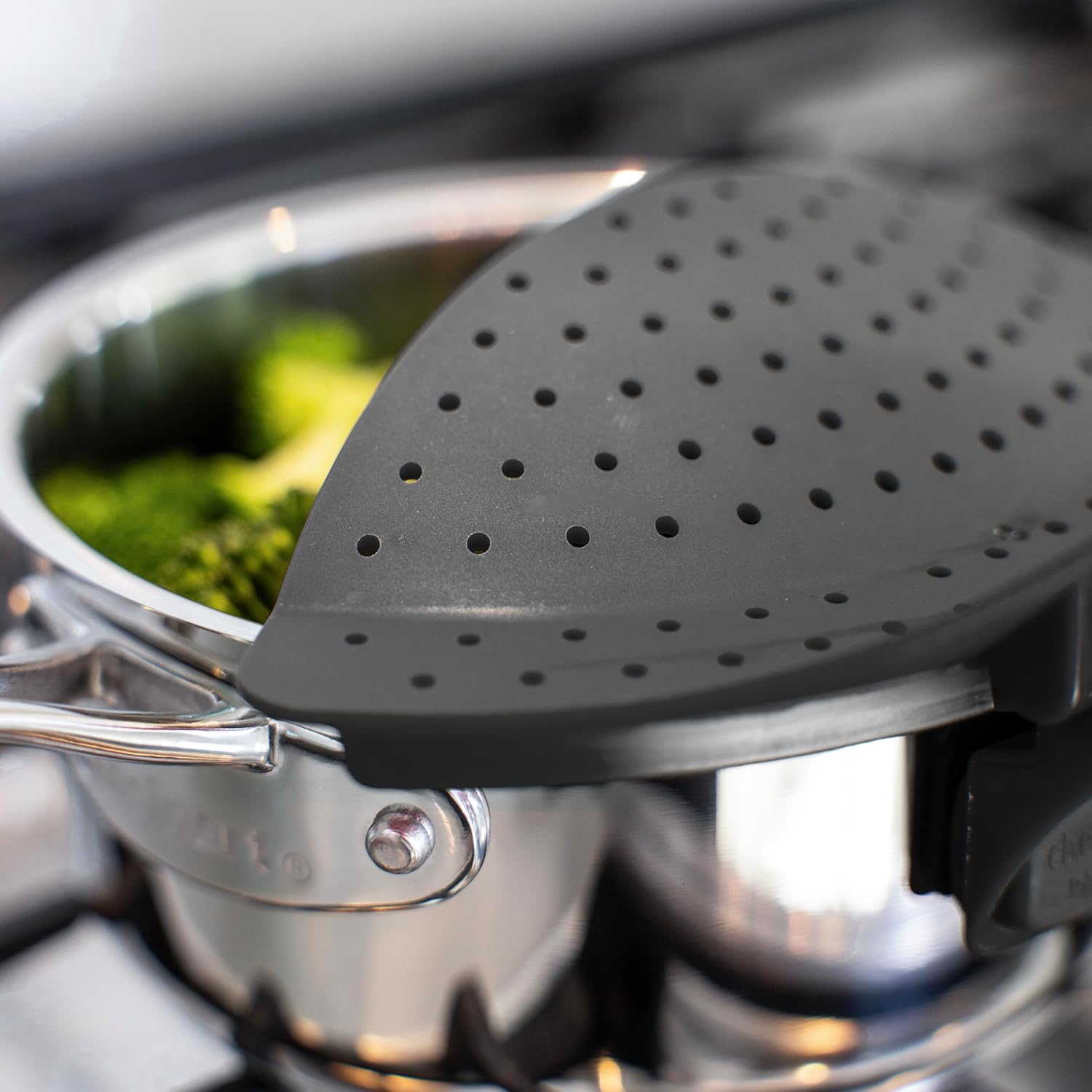 Chefs Planet Food Strainer - Black Clip On Pot Strainer